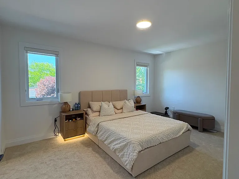 165 Tiffany St — Photo 6