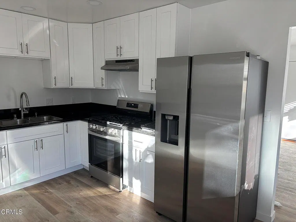 2 bed, 1.0 bath, 780 sqft, $2,850 — Photo 3