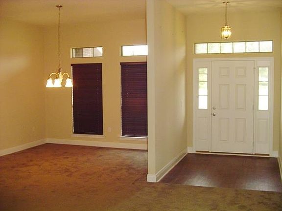 3rd image of 5447 Forest Hills Ln
