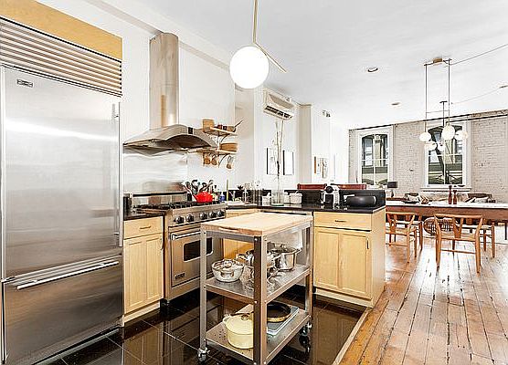 3rd image of 93 Grand St APT 3