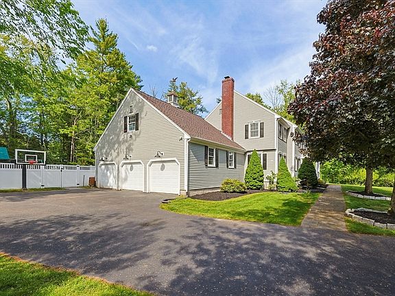 3rd image of 5 Hickory Dr