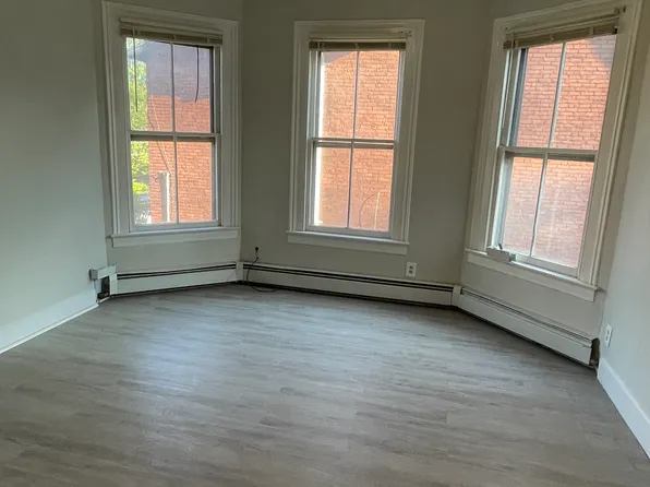 93 Hungerford St #2, Hartford, CT 06106