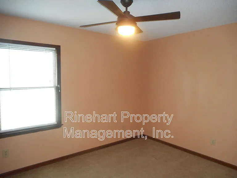285 S Herlong Ave #F — Photo 12