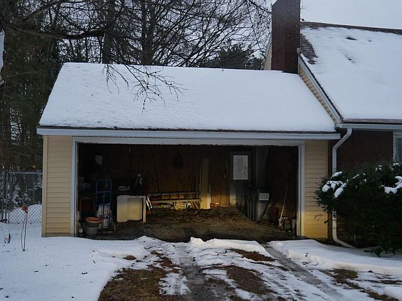 2nd image of 5960 Jockey St