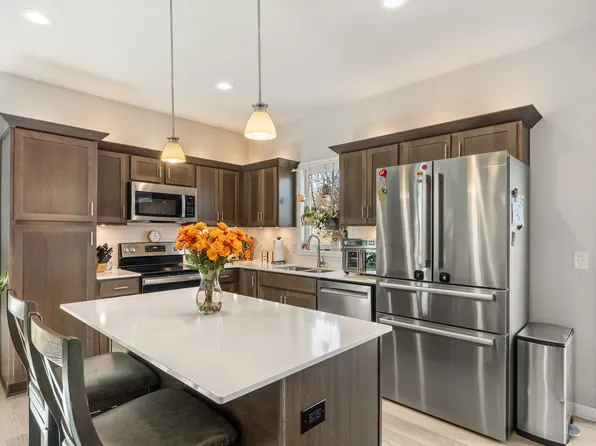 4616 167th St, Urbandale, IA 50323