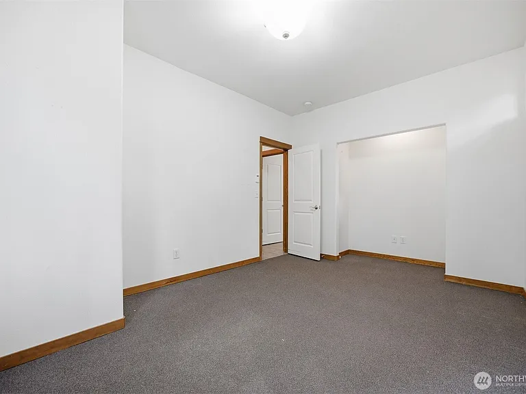 237 Creekview Crst — Photo 12