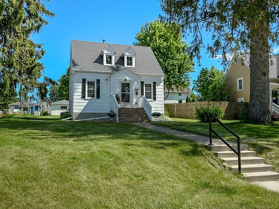 2nd image of 312 E Division St