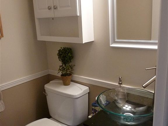 4th image of 6813 Kirkwood Dr #2