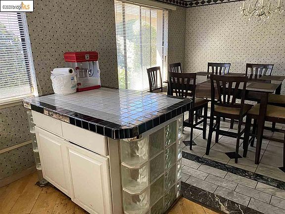 4th image of 2230 Old Creek Cir