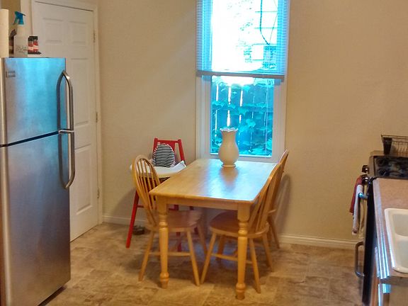 2nd image of 884 Aurora Ave