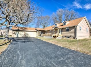 1690 E Us Highway 36, Camargo, IL 61919