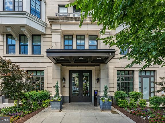 2nd image of 1011 M St NW Unit 506