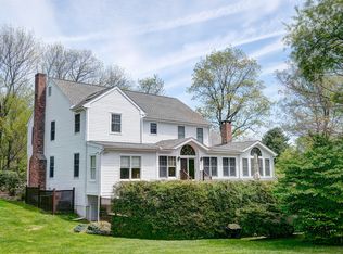 11 Schoolhouse Pl, Ridgefield, CT 06877