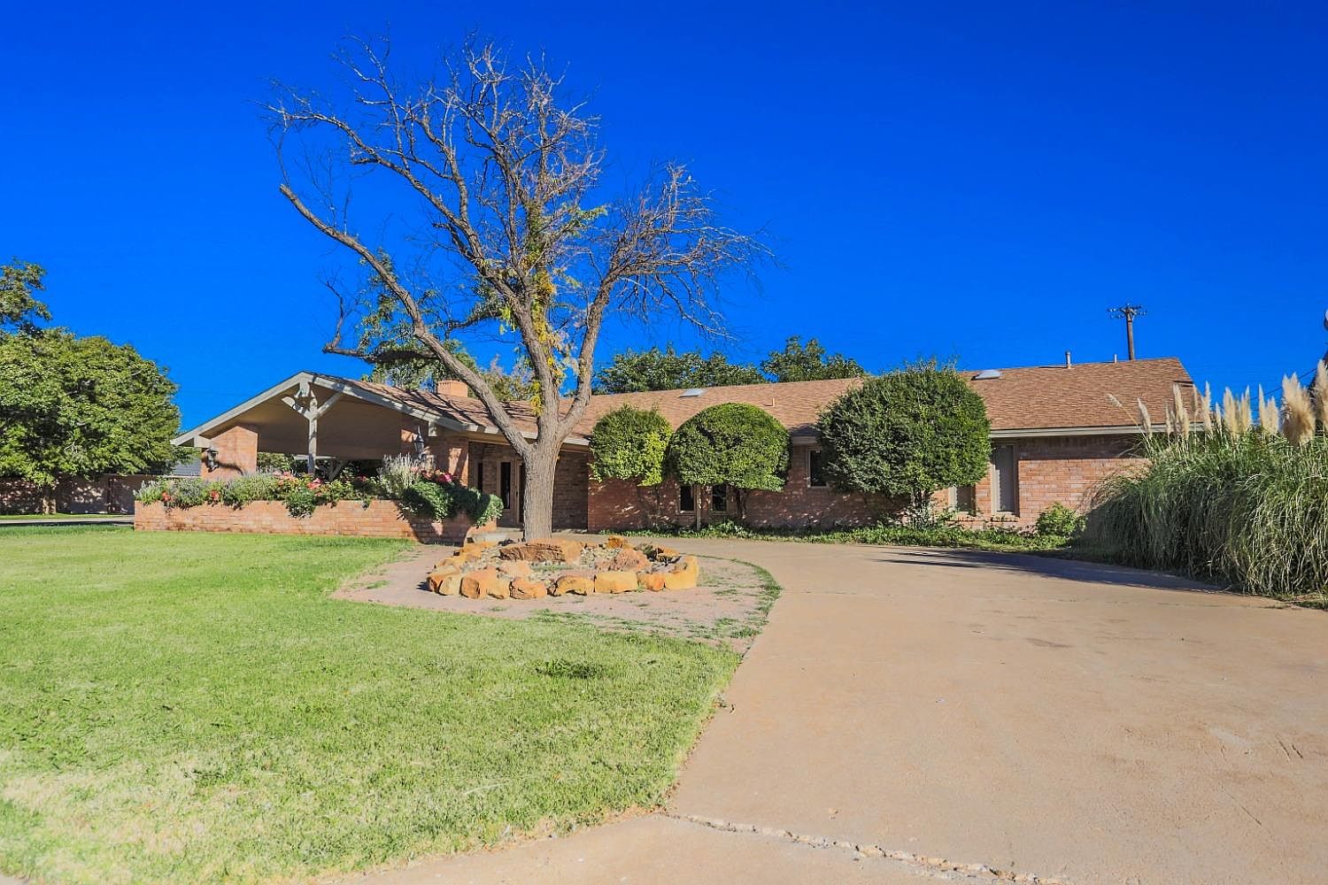 233 Sandalwood Ln, Levelland, TX 79336 MLS 202315358 Zillow