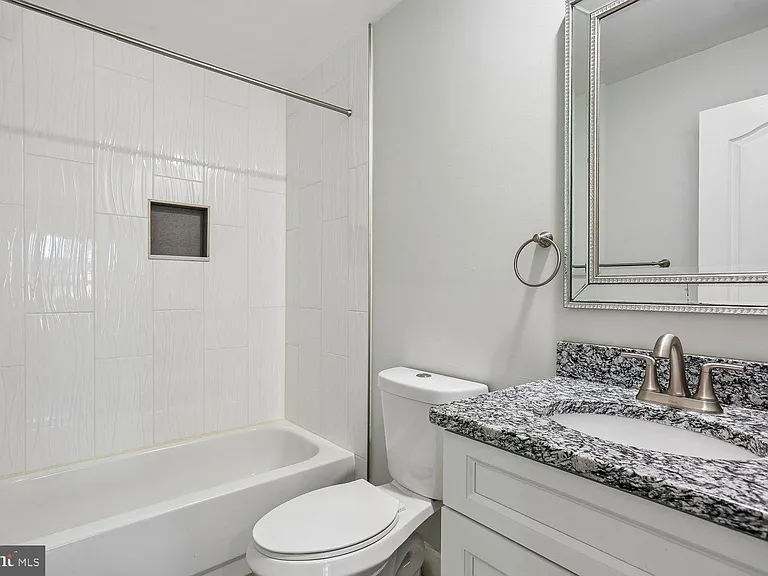 417 Winding Rose Dr — Photo 40