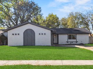 124 Bowling Green Dr, Lewisville, TX 75067