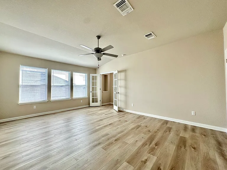 5977 Malta Cir — Photo 29