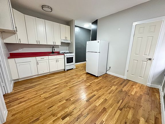 2nd image of 647 4th Ave APT 3