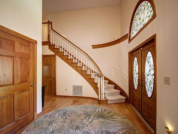3rd image of 2941 Eagle Estates Cir S
