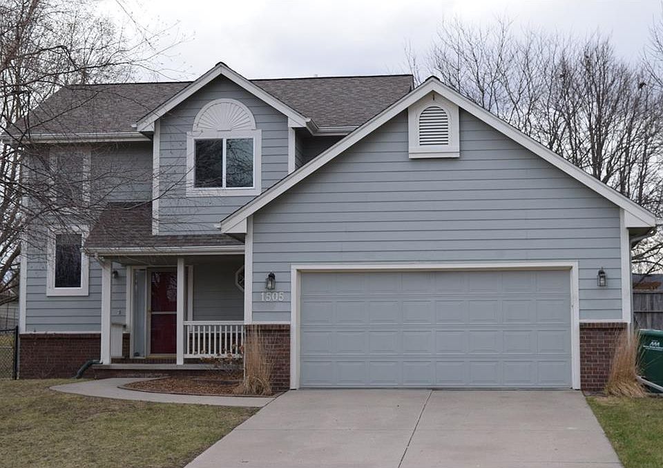 1st image of 1505 NW Linwood Dr