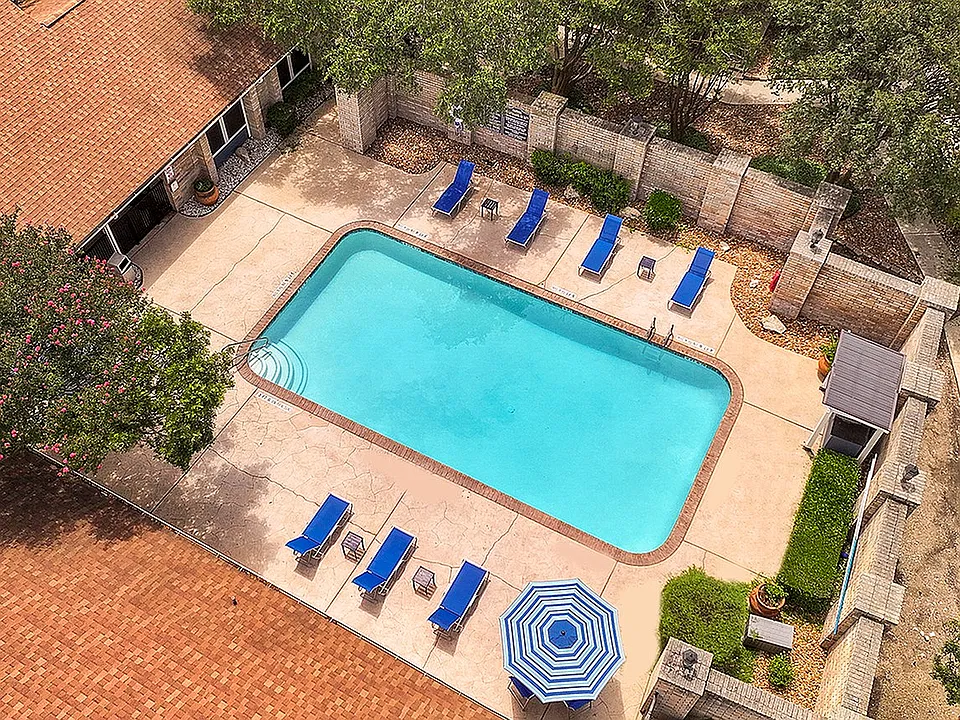 Stoneleigh Apartments