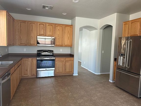 4th image of 2219 W Via Caballo Blanco
