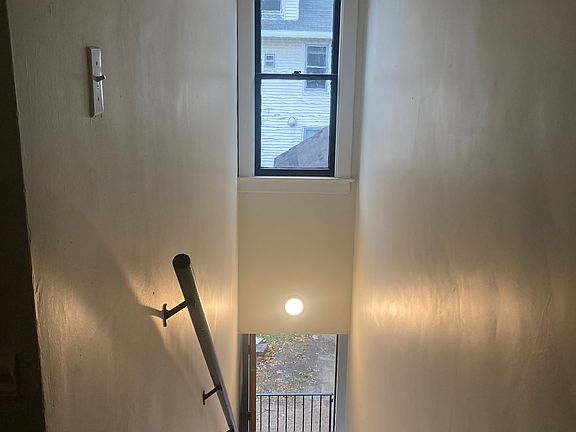2nd image of 302 N Taylor St