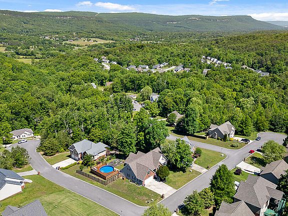 3rd image of 171 Durance Dr