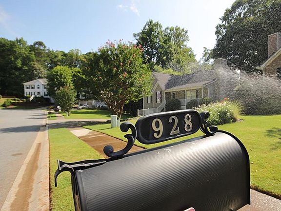 2nd image of 928 Rose Creek Trl