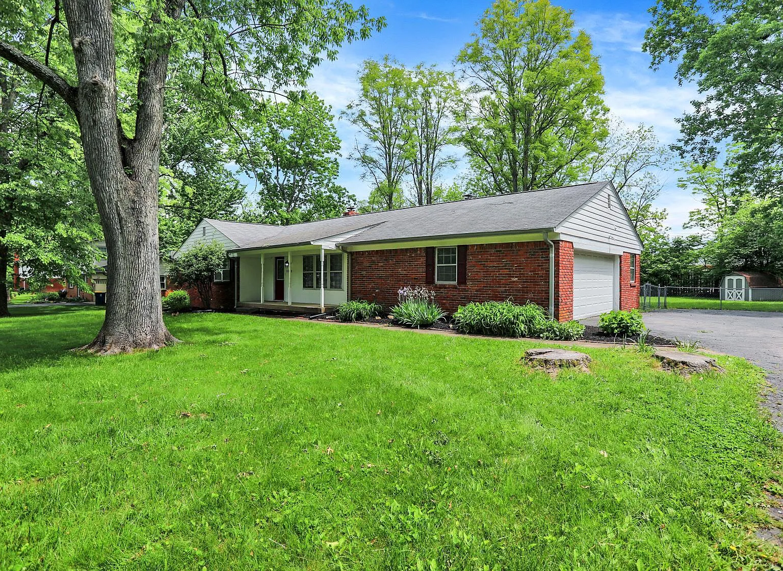 10575 Greentree Dr — Photo 1