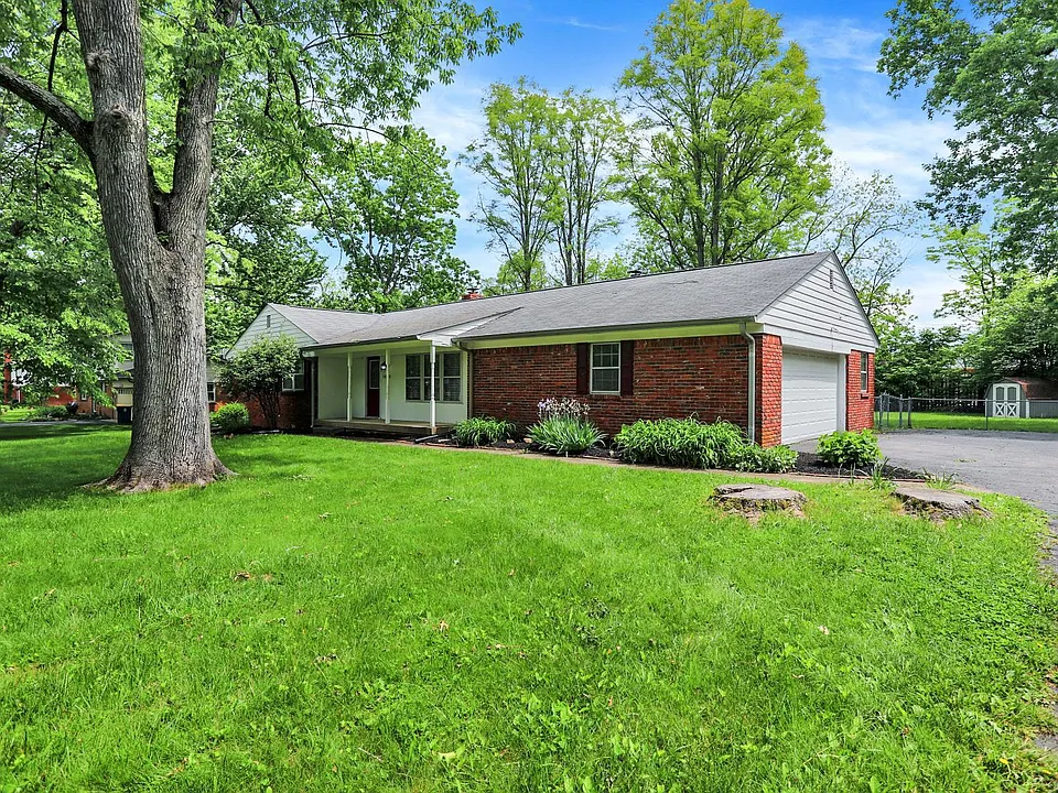 10575 Greentree Dr