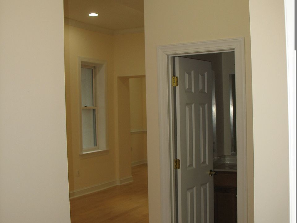 entrance way to 2nd bathroom and Living room