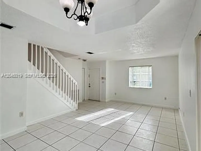 21339 SW 87th Ct #21339 — Photo 3