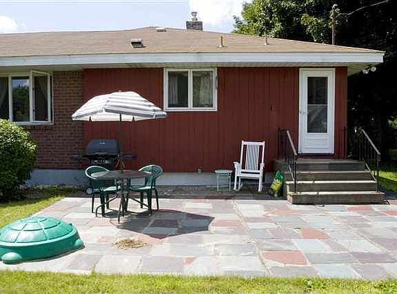 4th image of 9 Collins Pl
