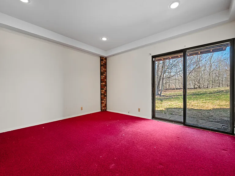 100 Leonard Rd — Photo 20