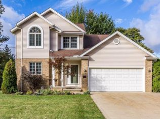 6346 Chestnut St, Concord Township, OH 44077