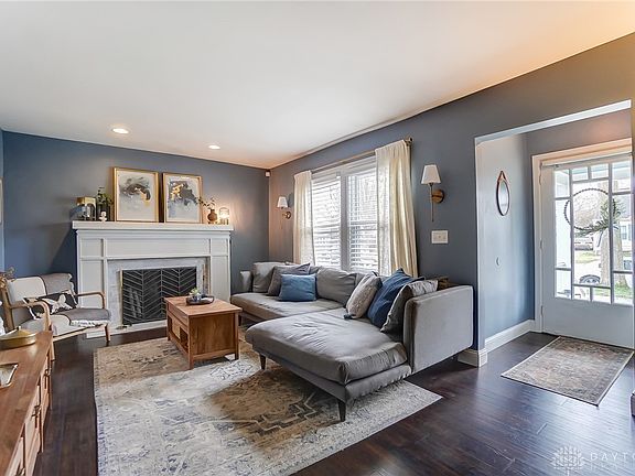 4th image of 615 Monteray Ave