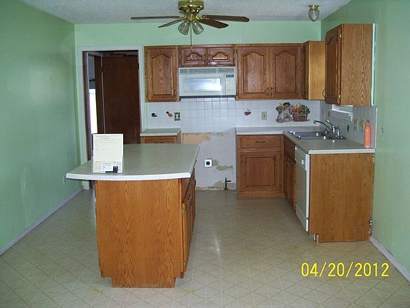 5th image of 1136 N Kansas Ave