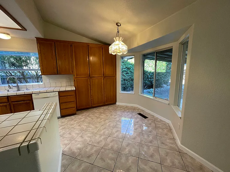 1580 Rehrmann Dr — Photo 14