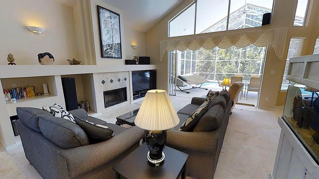 812 Palm Cove Drive — Photo 2