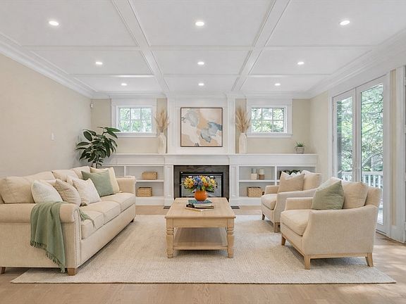 5th image of 18 Heritage Dr