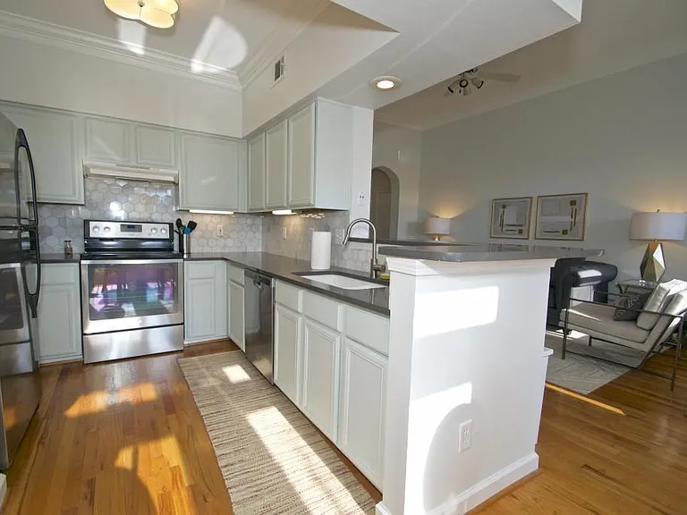 3777 Peachtree Rd NE #735 — Photo 14