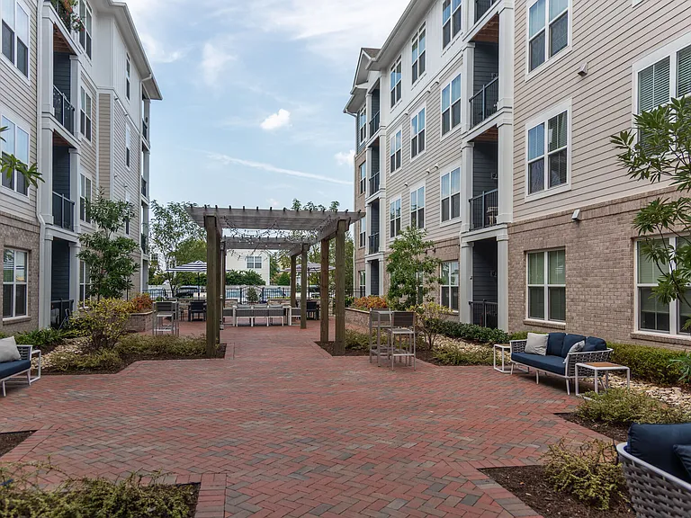 The Pearl at Marina Shores — Photo 45