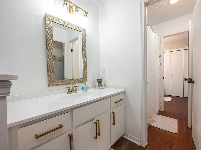 617 Emerald Ln — Photo 12