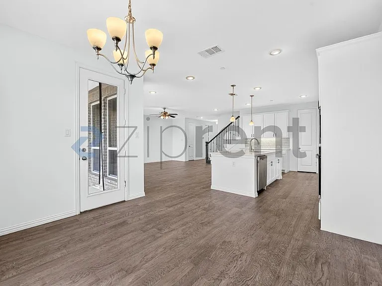 205 Somerset Dr — Photo 15