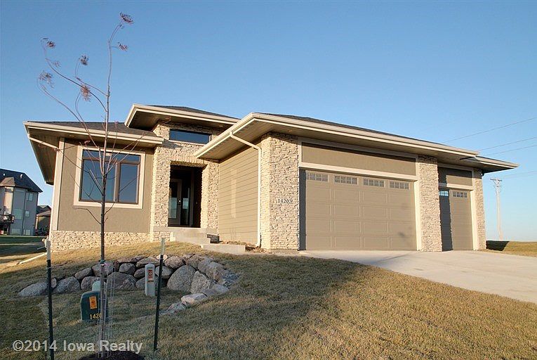 1st image of 14203 Oakwood Dr