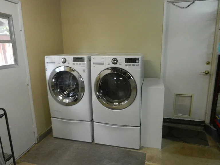 4473 Augusta Dr — Photo 32