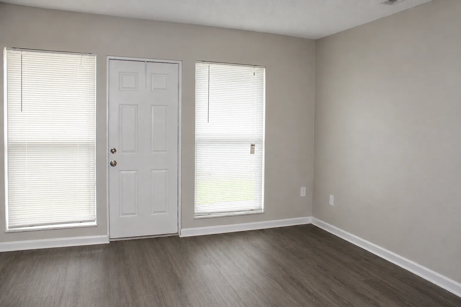 1 bed, 575 sqft, $1,750 — Photo 2