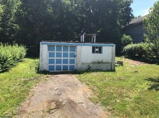 4 Mountainside Dr, Newton, NJ 07860