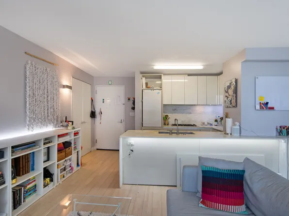 322 West 57th Street image 6 of 7